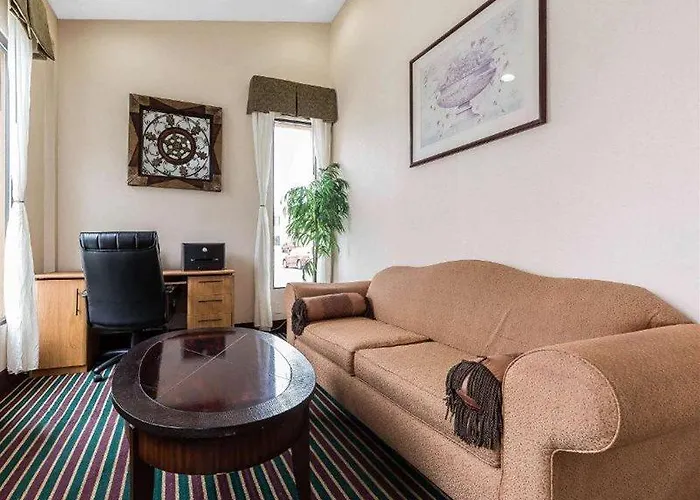 Hotel Quality & Area