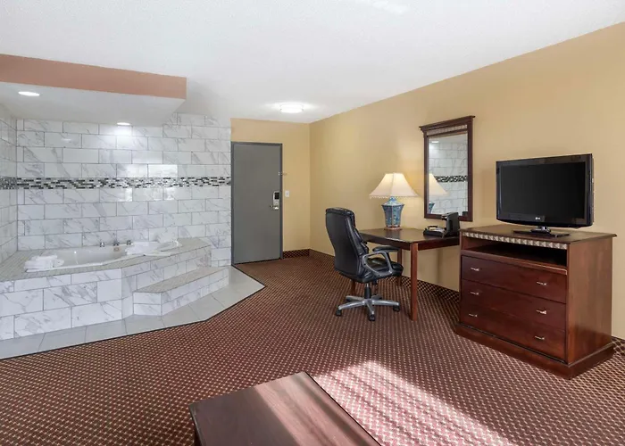 Quality & Area Hotel Bloomington