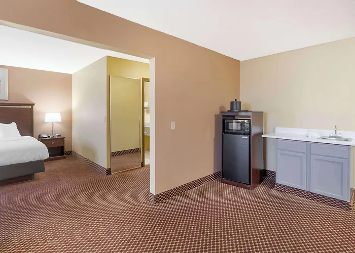 Hotel Quality & Area 4*
