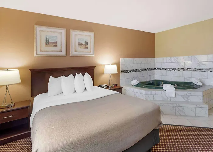 Hotel Quality & Area Bloomington