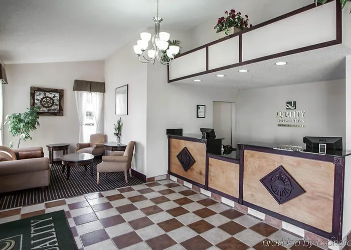 Quality & Area Hotel Bloomington